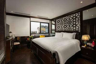 Executive-Suite mit Stadtblick — MAY DE VILLE Crown Hotel